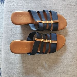 ITALIAN SHOEMAKERS slide on size 8 blue sandles